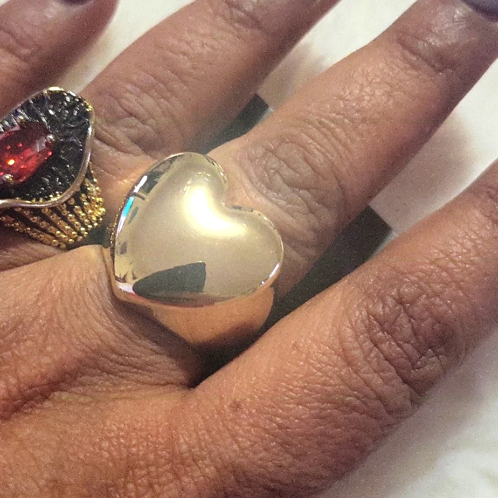 Nordstrom Rack Gold Heart Ring - Picture 3 of 6